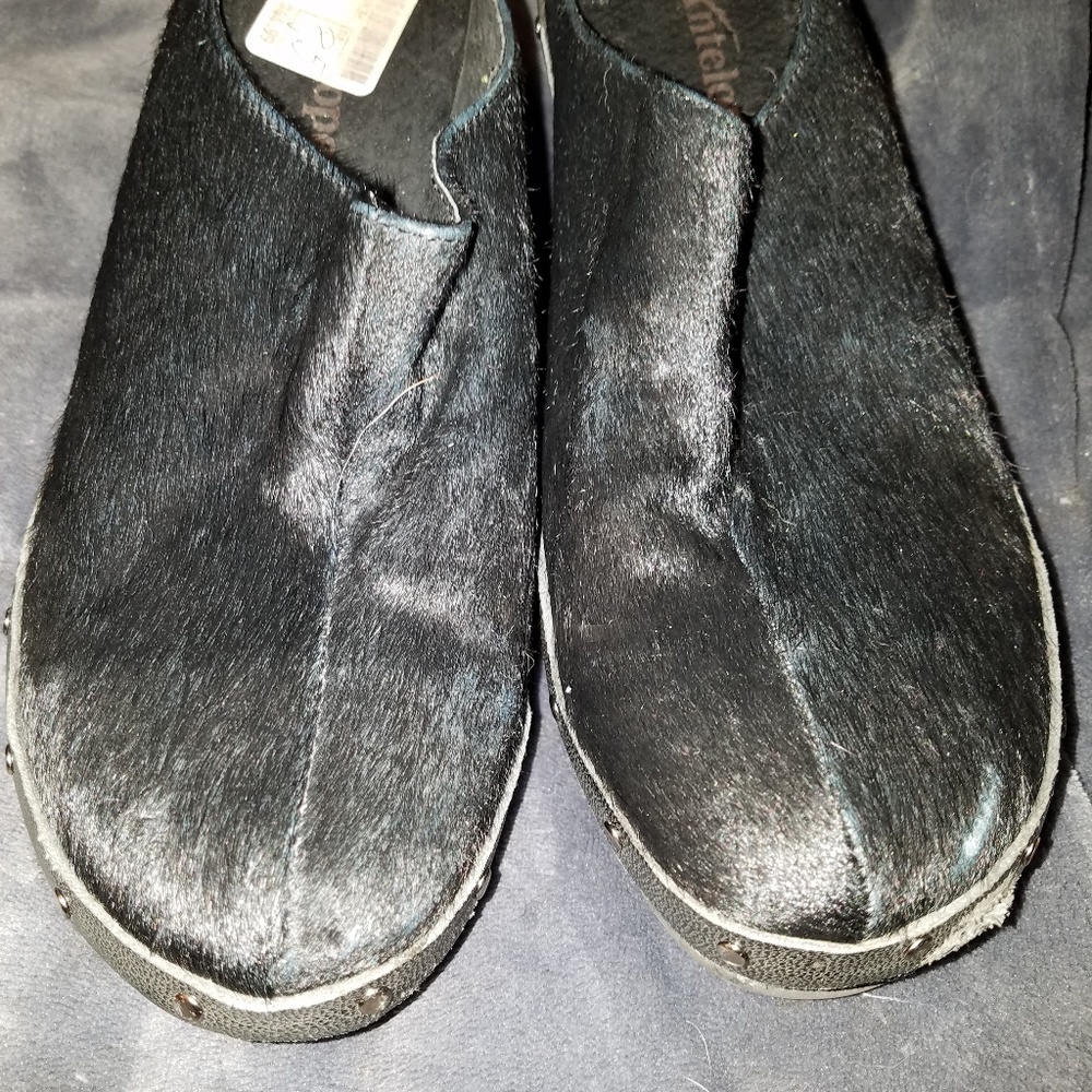 Antelope clogs
